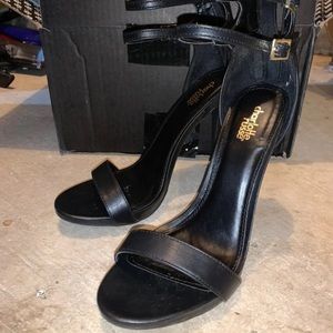 Double strap Pump heels